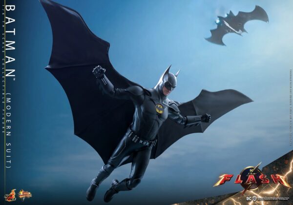 DC The Flash Batman (Modern Suit) Sixth Scale Hot Toys Figure