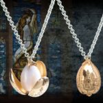 Harry Potter The Golden Egg Pendant Noble Collection
