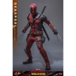 Marvel Deadpool & Wolverine Deadpool (Battling Version) Sixth Scale Hot Toys Figure