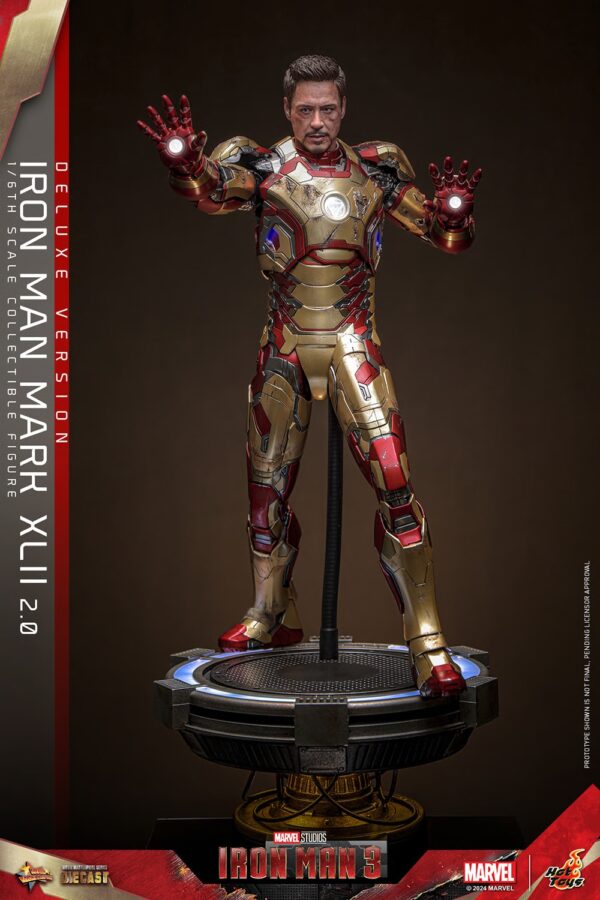 Marvel Iron Man Mark XLII (2.0) Deluxe Sixth Scale Hot Toys Figure