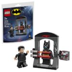 LEGO DC 30726 Batman: Bruce Wayne and The Batsuit
