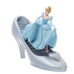 Disney Showcase Cinderella & Her Shoes Figure