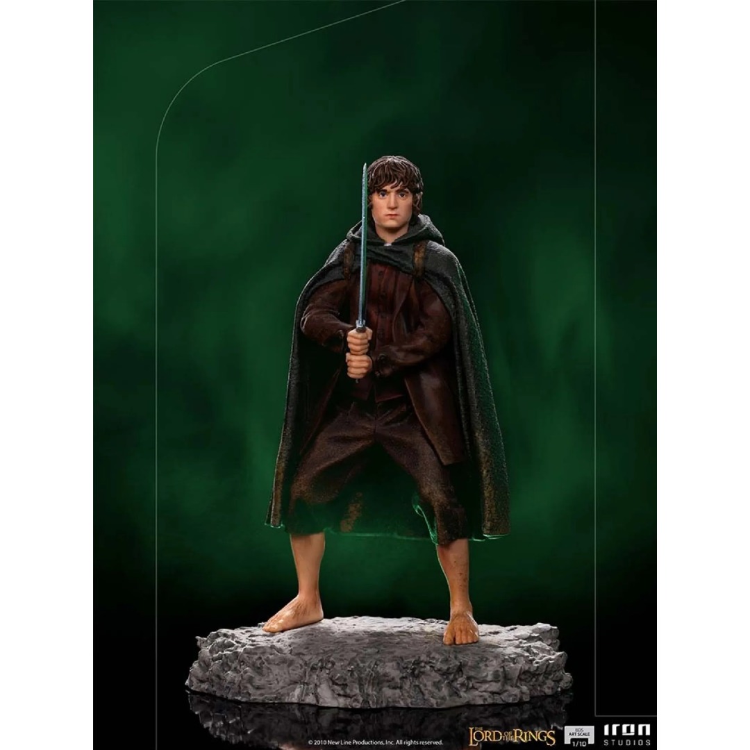 pos-0609963129355-4b5533c704703963655e00a1ef60920b.jpg The Lord Of The Rings Frodo 1/10 BDS Art Scale Iron Studios Statue - Image 1