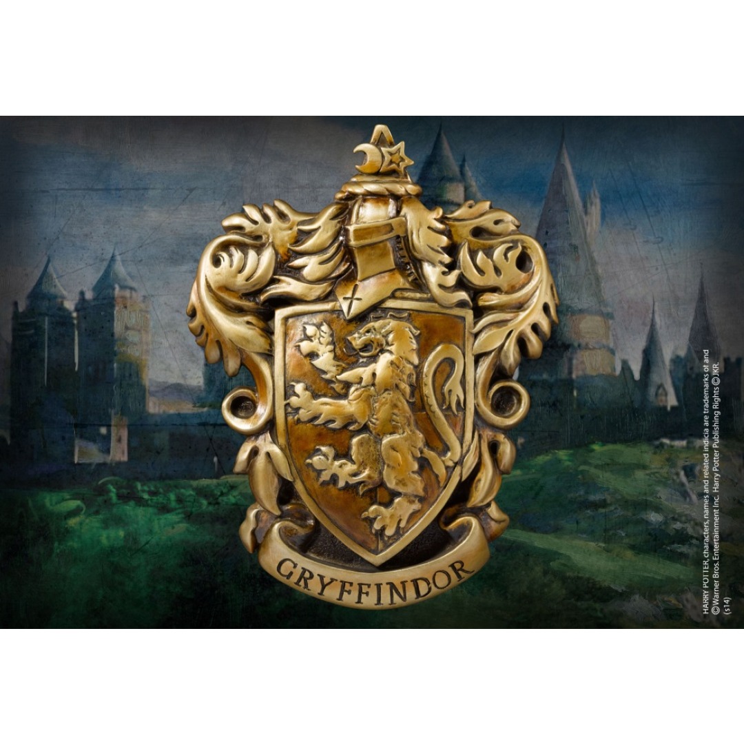 pos-0812370016723-b5374391875832cdbc0922694a70b3f8.jpg Harry Potter Gryffindor House Crest Wall Art Noble Collection - Image 1