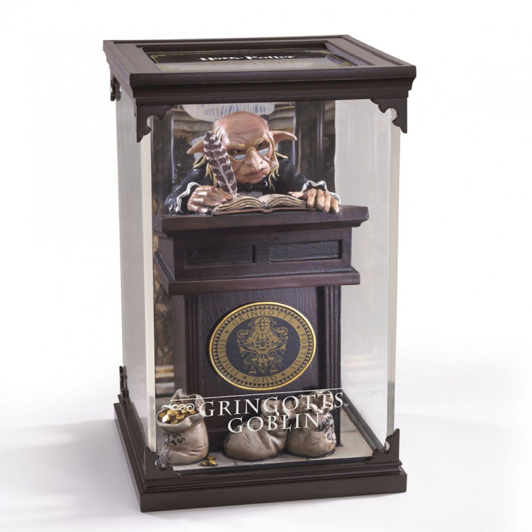 3bf88f71f1e83e9e87bc99cc8668d18f.jpg Harry Potter Diorama Magical Creatures Gringotts Goblin N° 10 Noble Collection - Image 1
