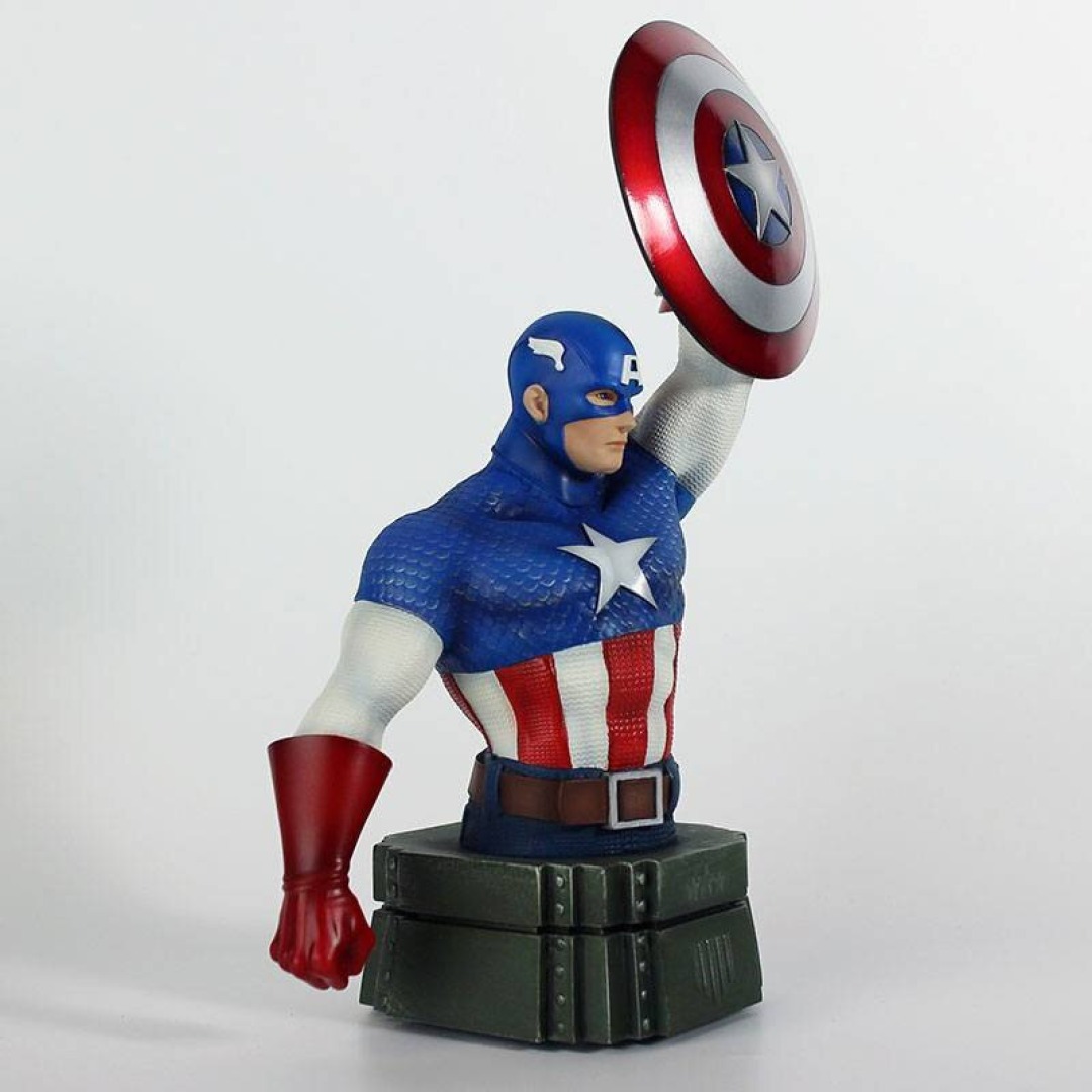 691ca0517f0f77882aaf41d45cd4c353.jpg Marvel Captain America Bust - Image 1