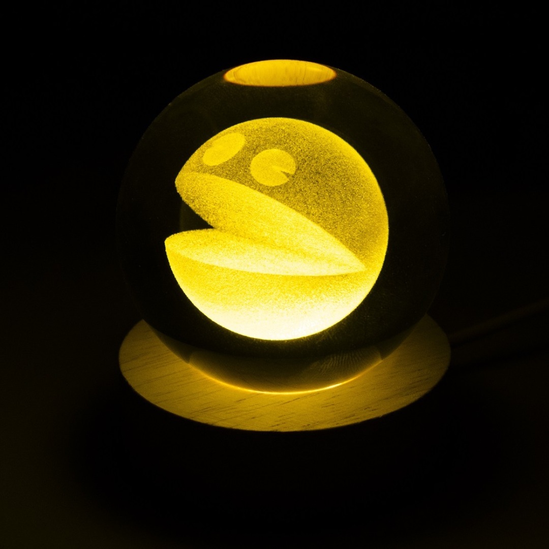 6b6ec851f1d301be33505d94ff0ccc26.jpg Pac-Man Crystal Ball Mood Lamp - Image 1