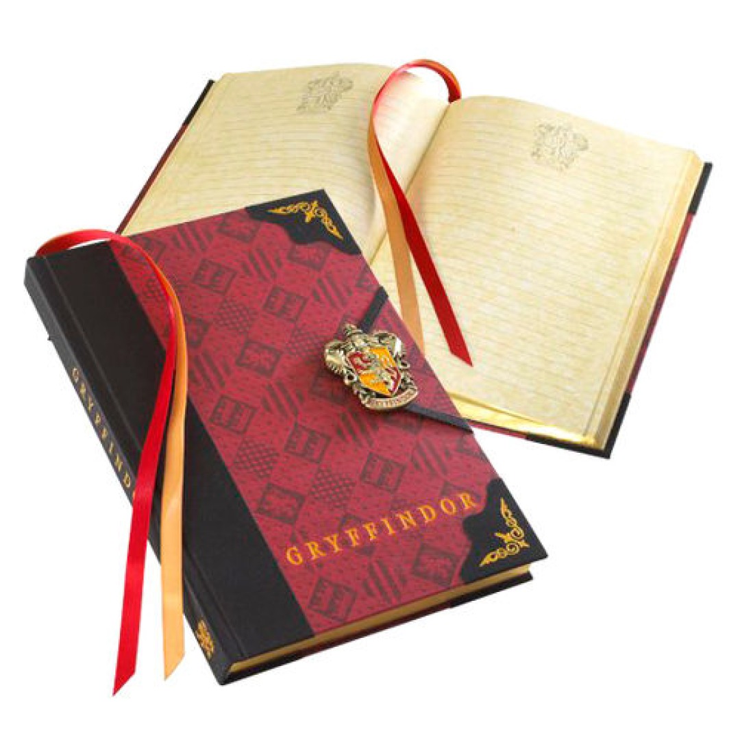 7b6725b0ca4e43610e4bd5aeb87515b5.jpg Harry Potter Gryffindor Diary - Image 1