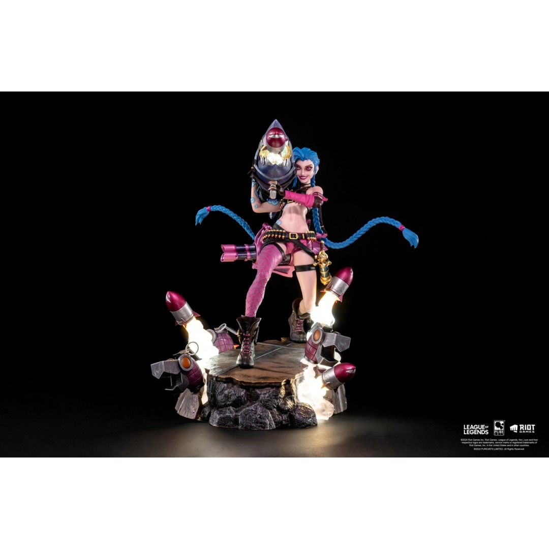 7f8712e1be79ba3f666e9cba0192826f.jpg League Of Legends Jinx PureArts Statue - Image 1