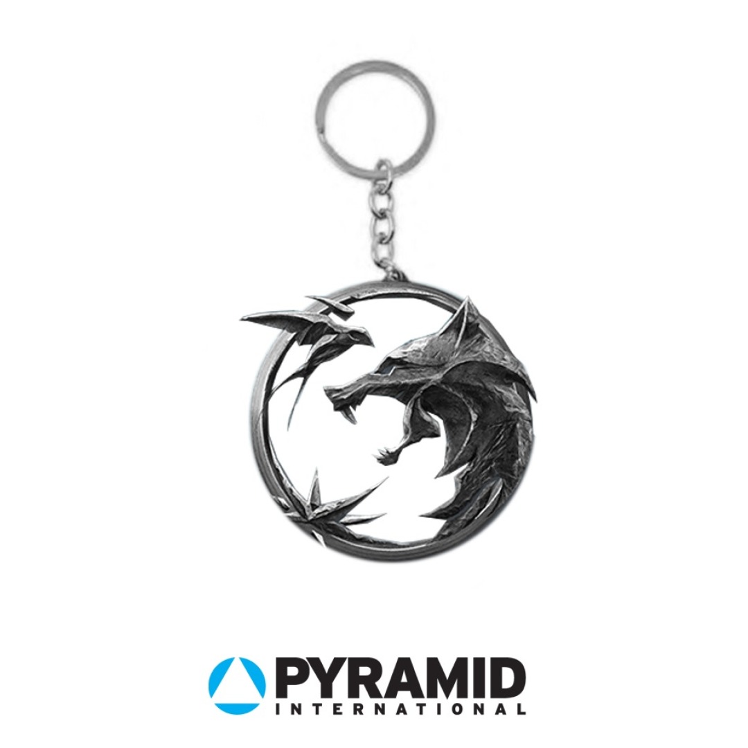 8cbd6b5776baa397ae6a1dbbb4e1c8d7.jpg The Witcher Wolf, Swallow & Star Keychain - Image 1