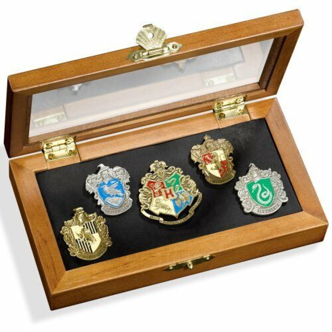 b608c9796e1b6a870add7b333e80d612.jpg Harry Potter Hogwarts House Pins Noble Collection - Image 1