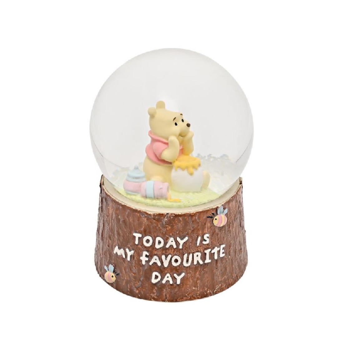 d8e48591e3dd5e2458ec7c67c24aa5fe.jpg Disney Winnie The Pooh Snow Globe - Image 1