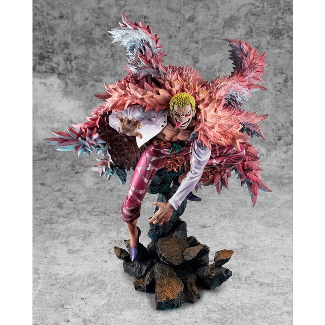 ff82c5bd975abc3f6ec8080d610b35cc.jpg One Piece Donquixote Doflamingo SA-Maximum Heavenly Demon Megahouse Statue - Image 1