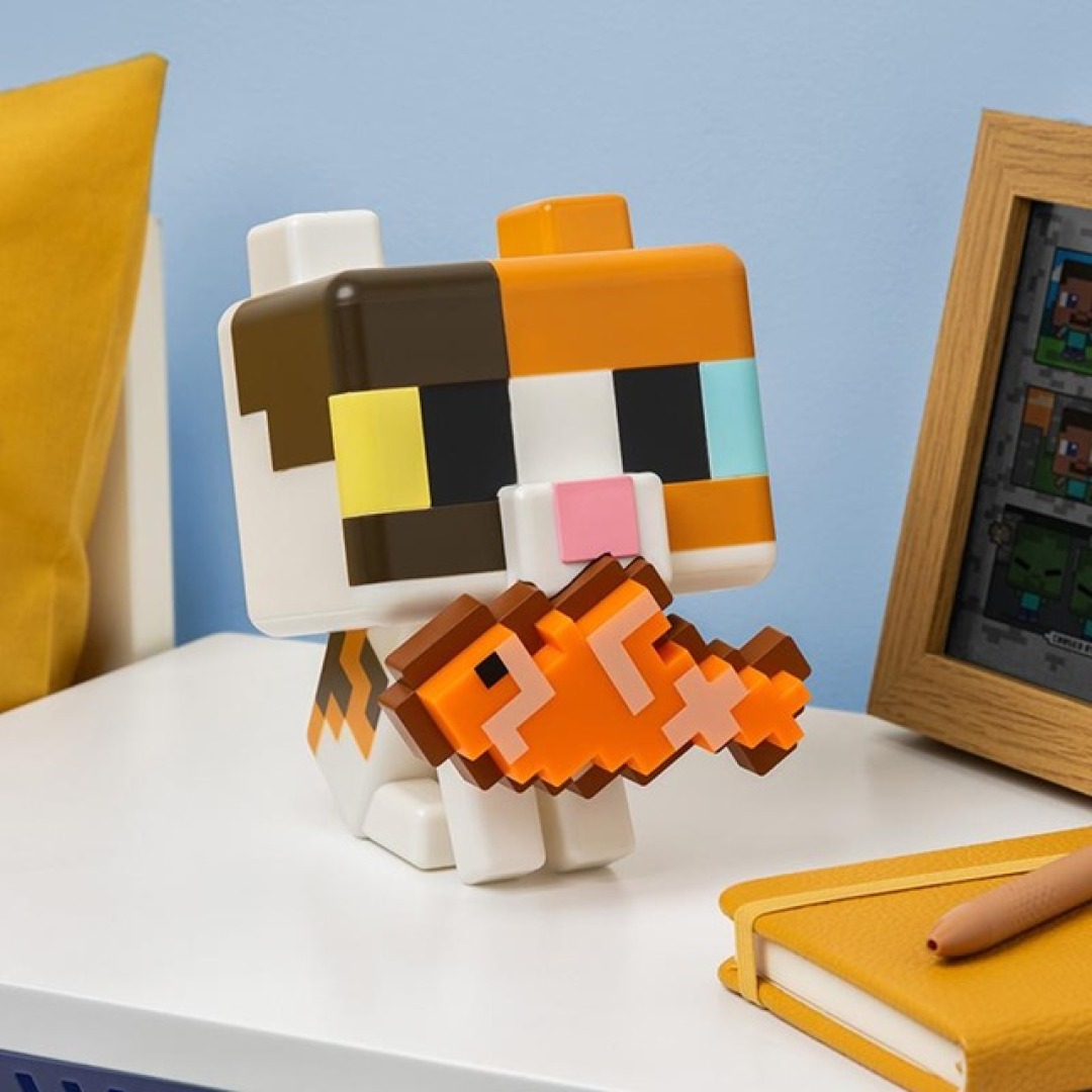 09bbfbd3f8e40f9e6397b30e229a81df.jpg Minecraft Cat 'GloBuddies' Decorative Light - Image 1