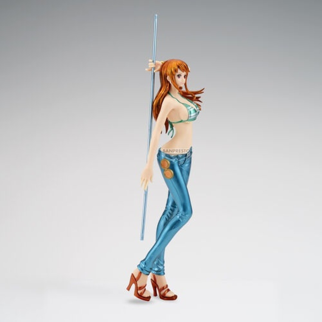 0cb0236f08730a9a1eea6f4cd9019ecb.jpg One Piece Nami Glitter & Glamours Banpresto Figure - Image 1