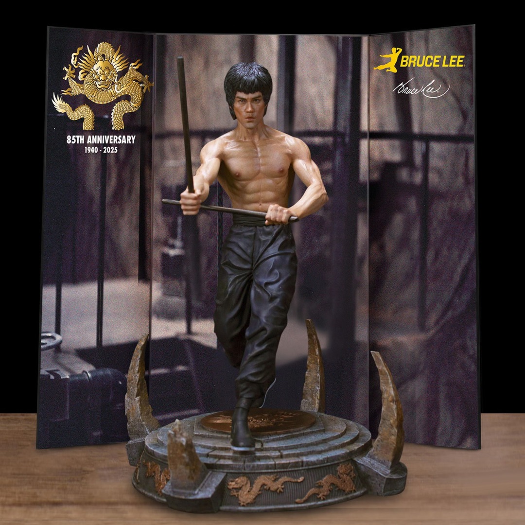 1fe7d019dd99444b0ea92bb3d38d087a.jpg Bruce Lee (Kali Sticks Fight) Deluxe Star Ace Toys Figure - Image 1
