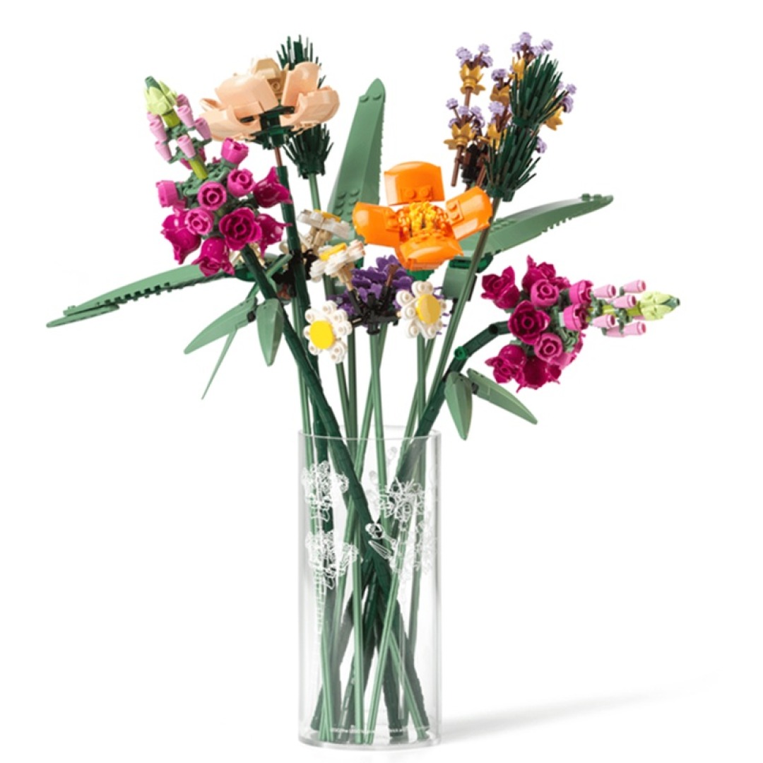 280685ce618d7d7e7a9c583480c682e3.jpg LEGO Wild Flowers Vase Transparent - Image 1