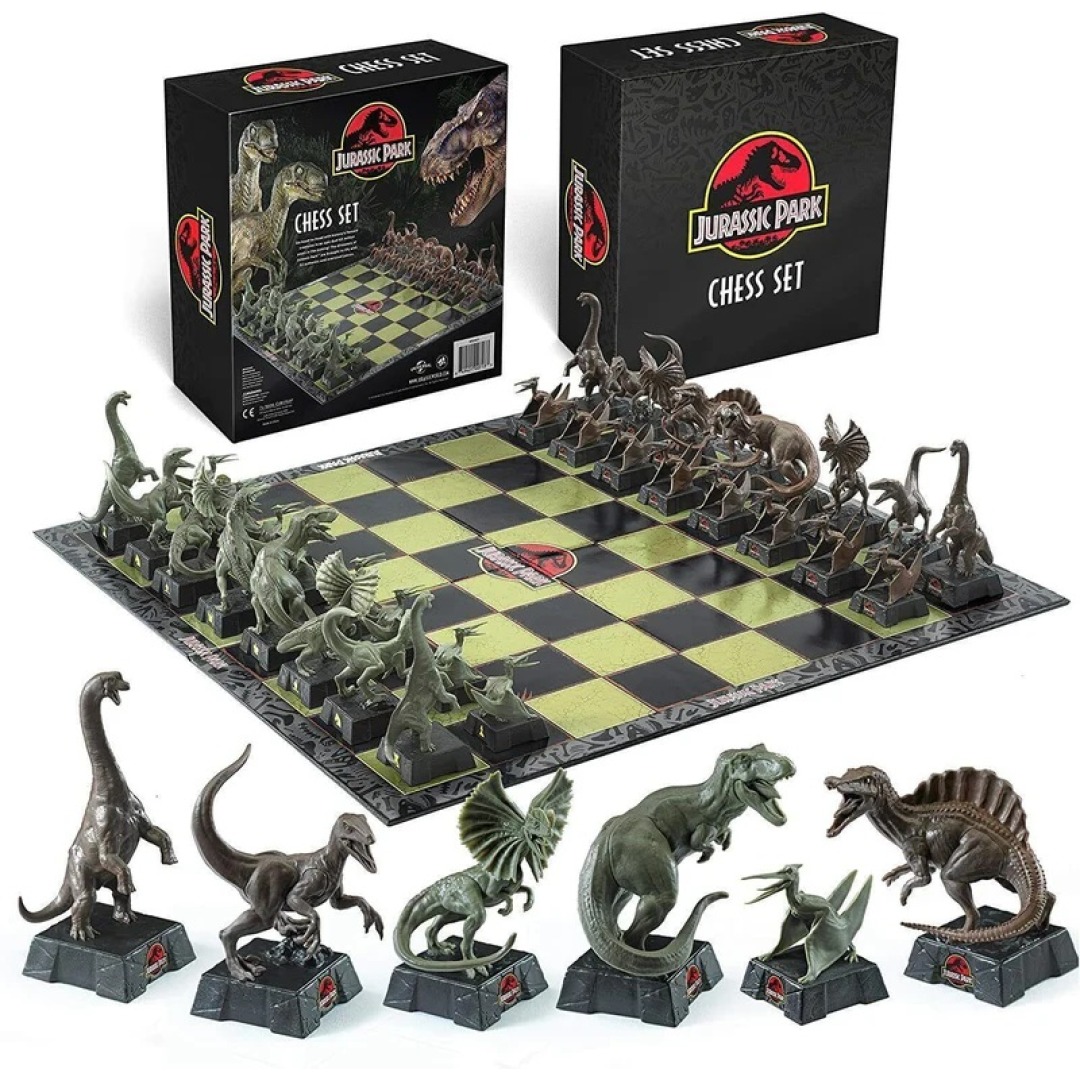 8b4cea72bfab4b378d59a5ccc65e1b1d.jpg Jurassic Park Chess Game Noble Collection - Image 1