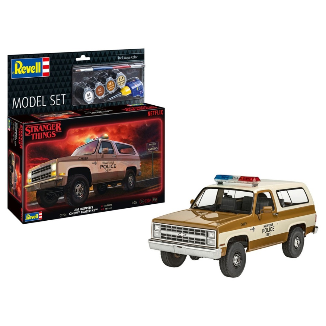 dc20a98d63a8fe638627af2abd02b400.jpg Stranger Things Chevrolet K5 Blazer 1/25 Revell Model Kit - Image 1