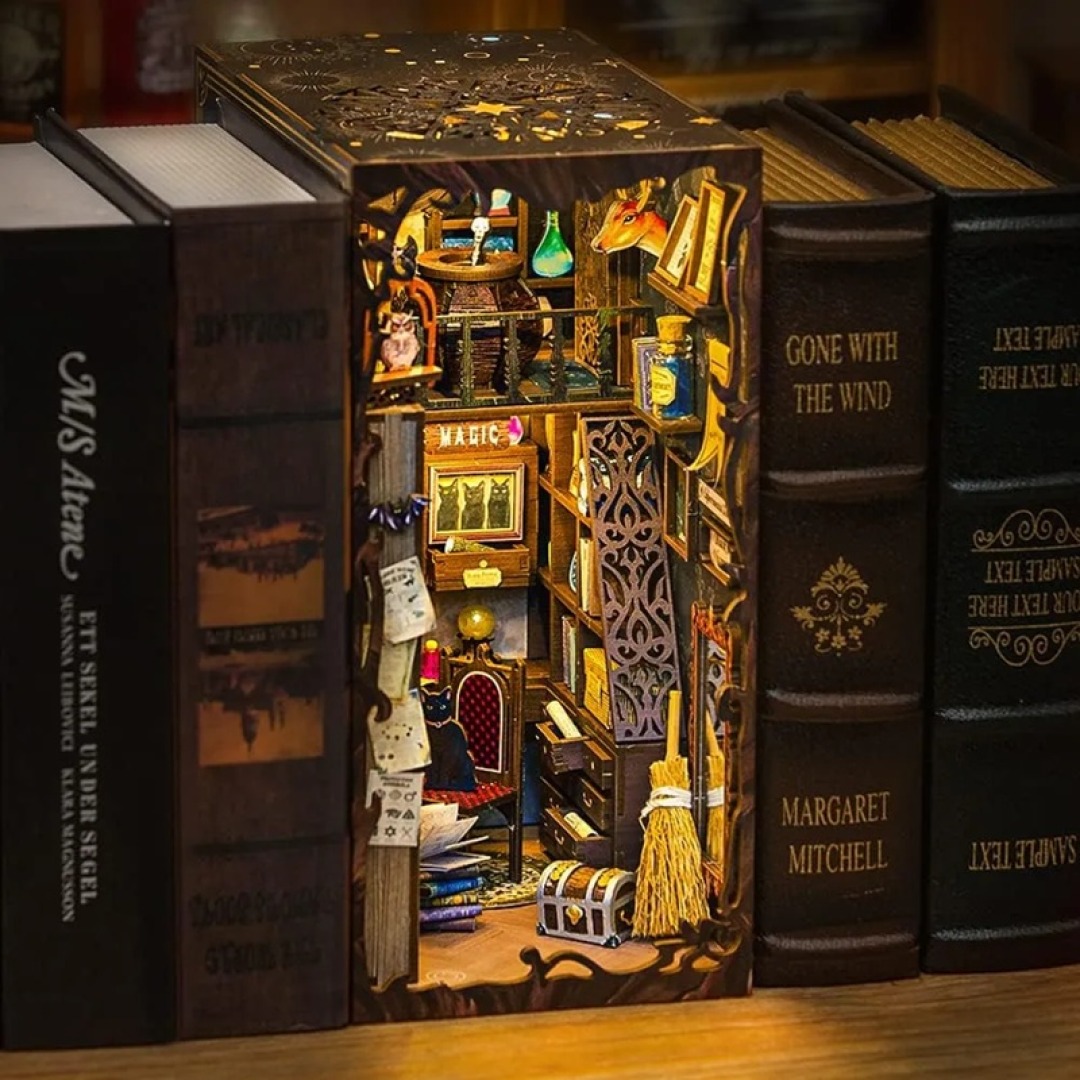 c3ac1ac5603cbf7cd56bacb2bc4d7200.jpg DIY Book Nook Kit Magic Pharmacist - Image 1