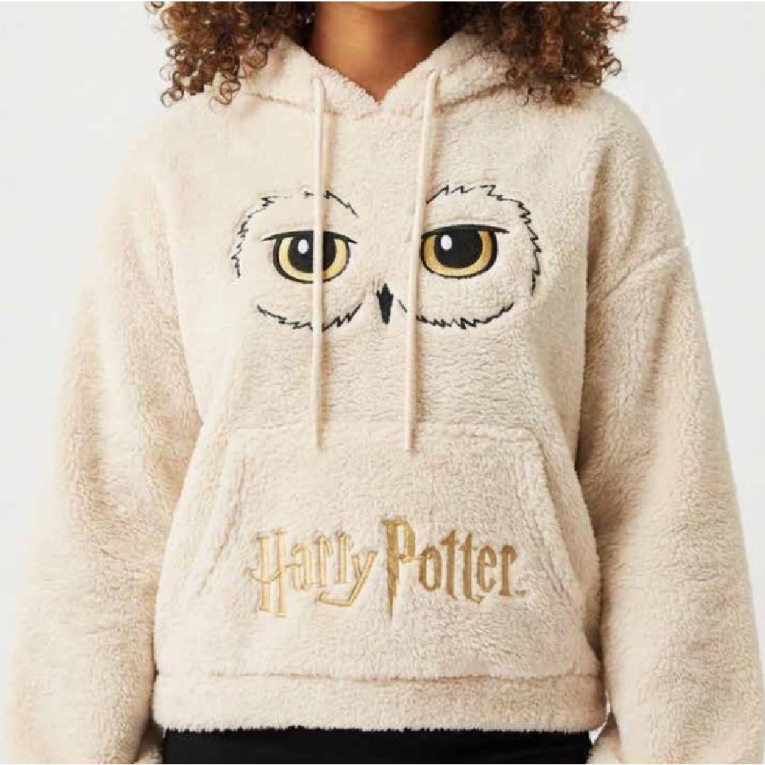 f1b6ea216566d692a4320e52aacce55f.jpg Harry Potter Hedwig Sherpa Hoodie (XL) - Image 1